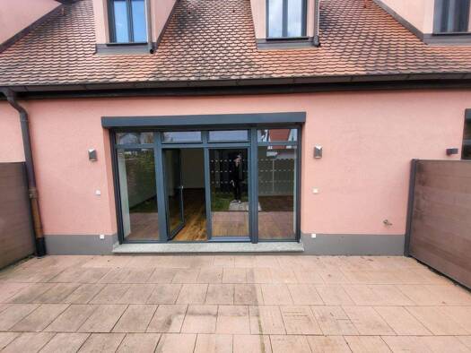 Reihenhaus zum Kauf 600.000 € 4 Zimmer 121 m² 101,6 m² Grundstück frei ab sofort Worzeldorf Südliche Außenstadt 90455