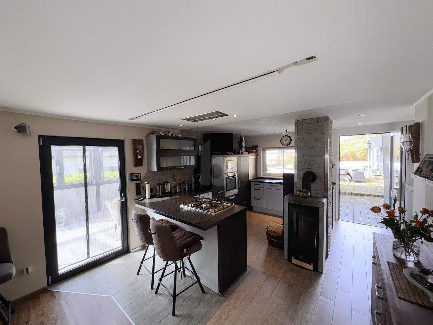 Immobilie in Prümzurlay - LIFESTYLE-HAUS MIT POOL, OUTDOOR-BAR, PV-ANLAGE - Bild 1