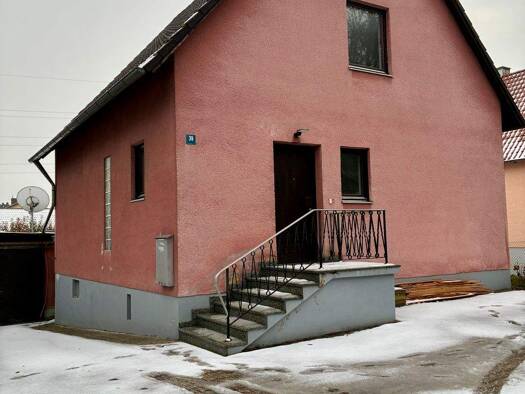 Einfamilienhaus zur Miete 920 € 3 Zimmer 85 m² frei ab sofort Altdorf 84032