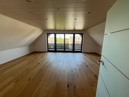 Wohnung zur Miete 930 € 2,5 Zimmer 94 m² Geschoss 1/2 frei ab sofort Heroldsberg Heroldsberg 90562
