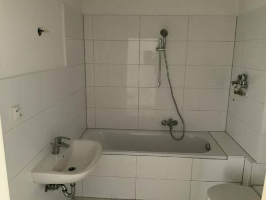 Wohnung zur Miete 669 € 2 Zimmer 56 m² 2. Geschoss frei ab 16.07.2026 Tempelhofer Straße 9 Monheim 40789