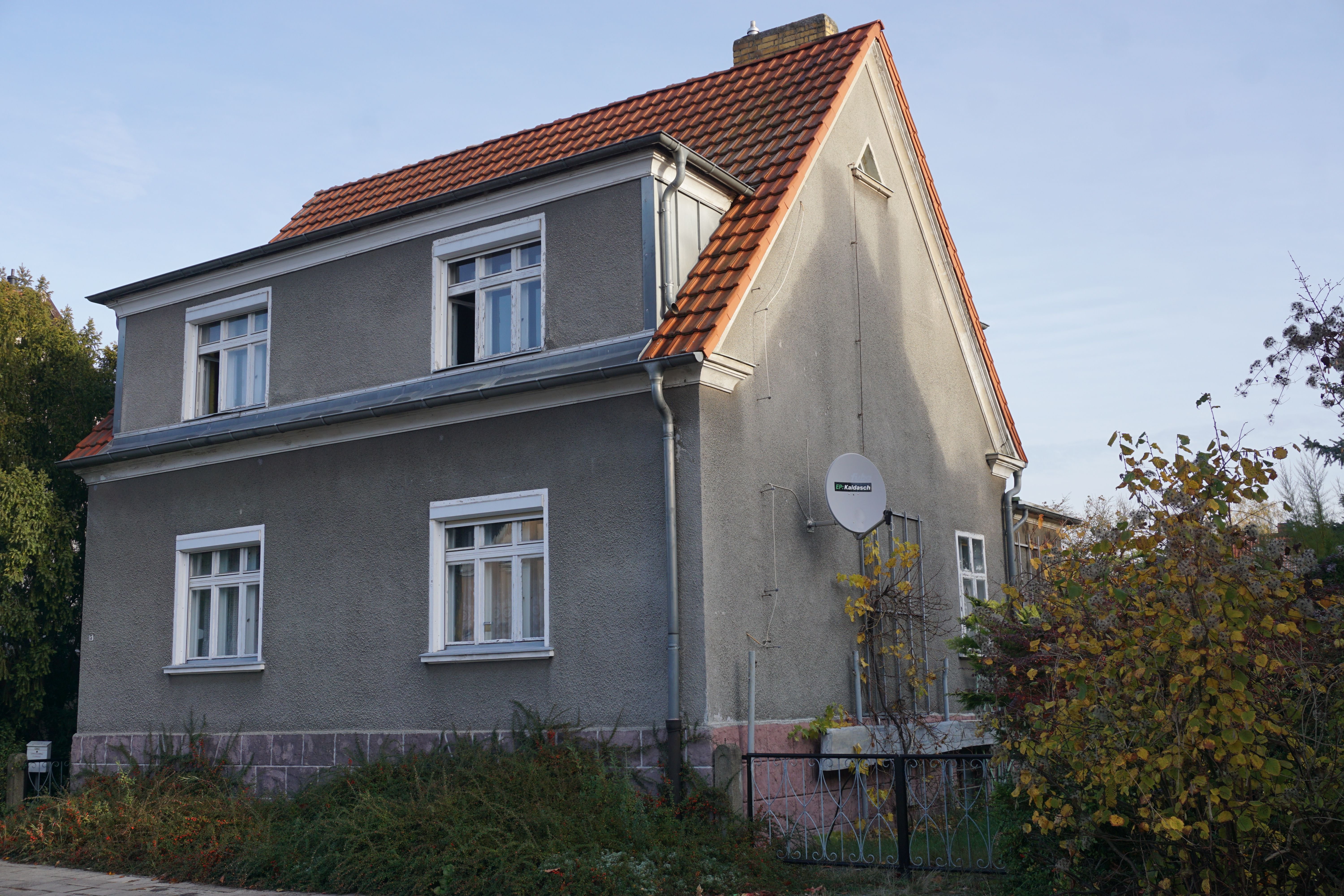 Einfamilienhaus zum Kauf provisionsfrei 120.000 € 6 Zimmer 157 m²<br/>Wohnfläche 454 m²<br/>Grundstück ab sofort<br/>Verfügbarkeit Rathenow Rathenow 14712