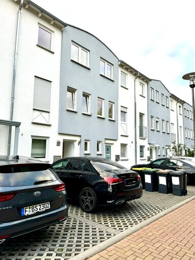 Reihenmittelhaus zur Miete 1.890 € 5 Zimmer 145 m² 131 m² Grundstück frei ab sofort Paul Wempe Allee Höchst Frankfurt am Main 65929