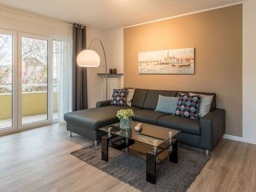 WG-Zimmer zur Miete auf Zeit 2.360 € 121 m² 2. Geschoss frei ab 01.09.2026 Dornbusch Mitte-Nord 60433