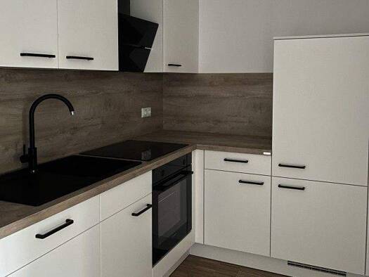 Wohnung zur Miete 648 € 2 Zimmer 46,6 m² Arnsdorf 01477