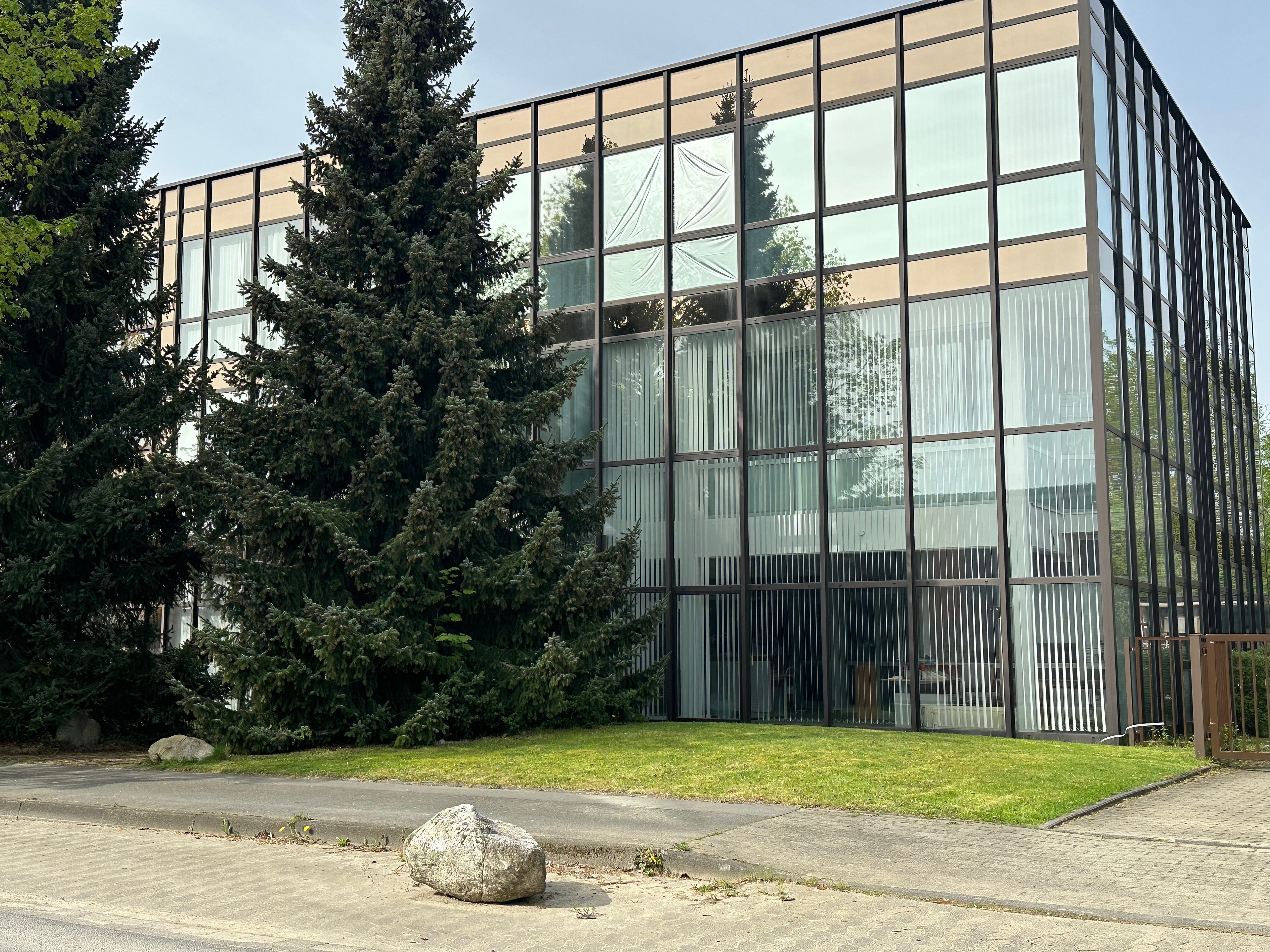 Büro-/Praxisfläche zur Miete 3.686 € 388 m²<br/>Bürofläche ab 172 m²<br/>Teilbarkeit Springmühle Göttingen 37079