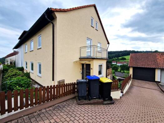 Doppelhaushälfte zum Kauf 89.000 € 7 Zimmer 144 m² 700 m² Grundstück Herfa Heringen 36266