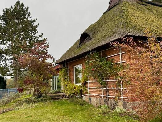 Einfamilienhaus zur Miete 1.560 € 4,5 Zimmer 130 m² 930 m² Grundstück frei ab sofort Eutin 23701