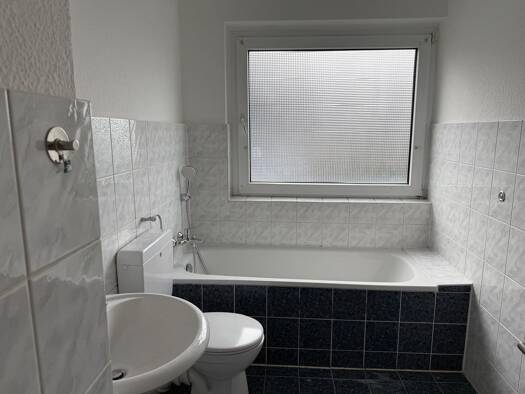 Wohnung zur Miete 460 € 1 Zimmer 83 m² frei ab sofort Hillerheide Recklinghausen 45659