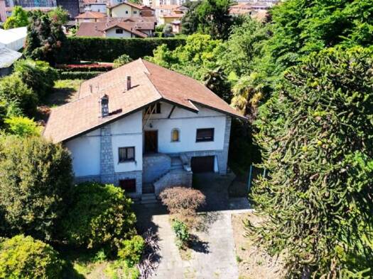 Einfamilienhaus zum Kauf 5 Zimmer 300 m² 3.000 m² Grundstück frei ab sofort Verbania