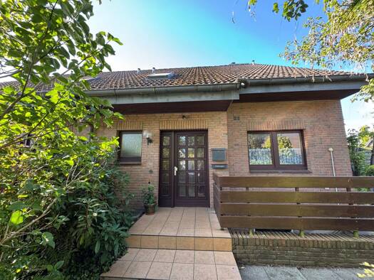 Doppelhaushälfte zum Kauf 358.900 € 4 Zimmer 118,8 m² 382 m² Grundstück frei ab sofort Henstedt-Ulzburg 24558