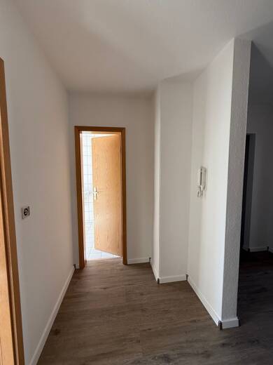 Wohnung zur Miete 236 € 2 Zimmer 42,9 m² Dachgeschoss, 3. Geschoss frei ab sofort Rudolf-Breitscheid-Str. 1 Hartenstein Hartenstein 08118