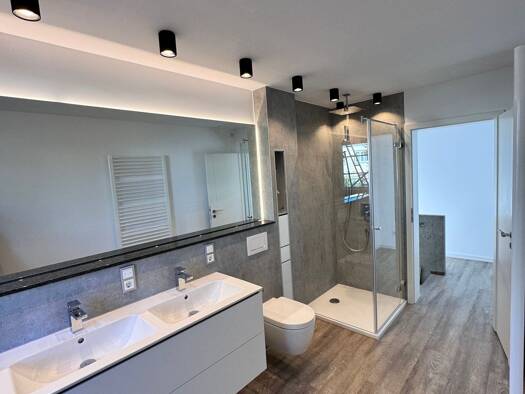 Reihenhaus zur Miete 2.100 € 4,5 Zimmer 100 m² 170 m² Grundstück frei ab 01.12.2025 Neuröthenbach Nürnberg 90449