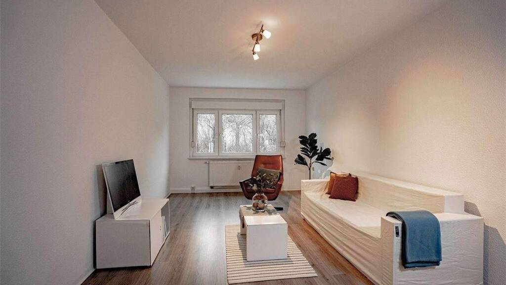 Wohnung zur Miete 381 € 4 Zimmer 68 m² 1. Geschoss frei ab sofort Straße der Stahlwerker 33 Crossen Crossen an der Elster 07613