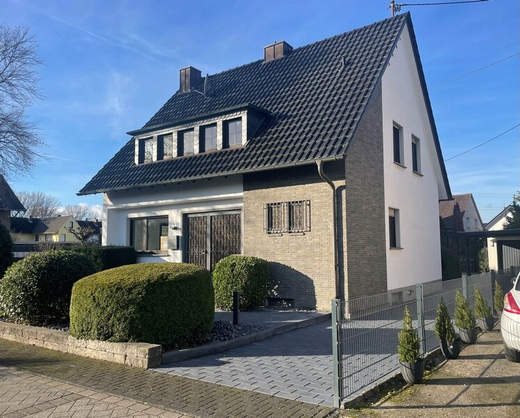 Haus zum Kauf provisionsfrei 260.000 € 5,5 Zimmer 127 m²<br/>Wohnfläche 450 m²<br/>Grundstück ab sofort<br/>Verfügbarkeit Siegstraße 16 Mondorf Niederkassel 53859