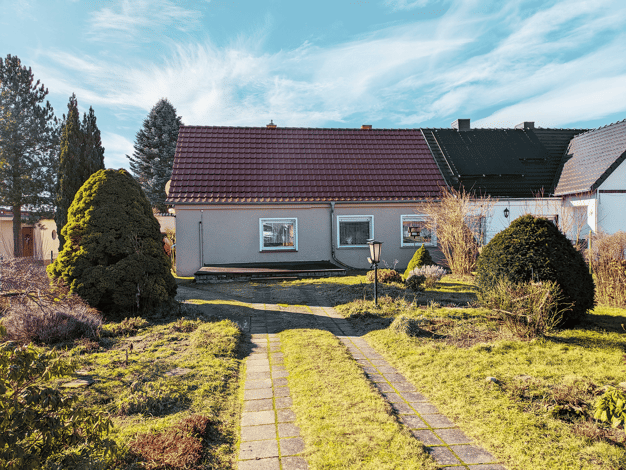 Doppelhaushälfte zum Kauf 160.000 € 6 Zimmer 110 m² 952 m² Grundstück frei ab sofort Vetschau Vetschau/Spreewald 03226