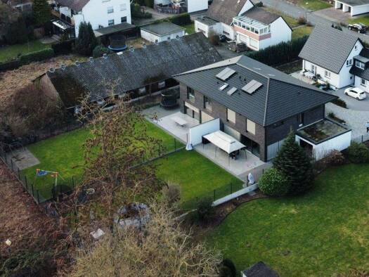 Doppelhaushälfte zum Kauf 649.000 € 5 Zimmer 200 m² 675 m² Grundstück frei ab 01.08.2026 Werl-Aspe Bad Salzuflen 32107