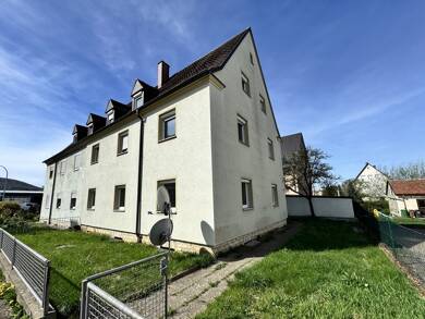 Mehrfamilienhaus zum Kauf 275.000 € 8,5 Zimmer 183 m² 250 m² Grundstück Bgm.-Fleischmann-Straße 30 Weißenburg Weißenburg 91781