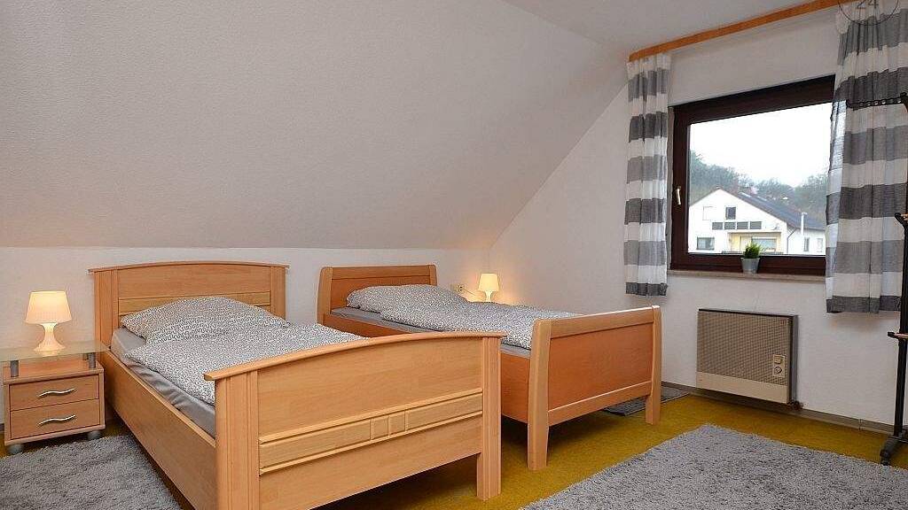 Studio zur Miete auf Zeit 395 € 1 Zimmer 15 m² frei ab 01.05.2026 Roßbrunn Rossbrunn 97297