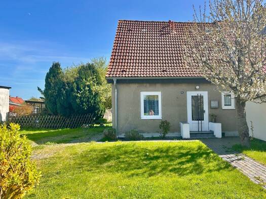 Doppelhaushälfte zum Kauf 179.000 € 3 Zimmer 70 m² 831 m² Grundstück Kalkhorst Kalkhorst 23942