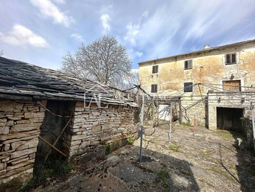 Haus zum Kauf 290.000 € 8 Zimmer 300 m² Grožnjan Grožnjan 52429