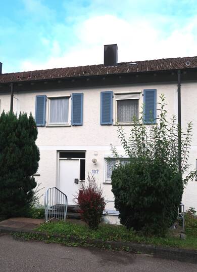 Reihenmittelhaus zum Kauf 120.000 € 5 Zimmer 90 m² 161 m² Grundstück frei ab sofort Oberndorf Oberndorf am Neckar 78727