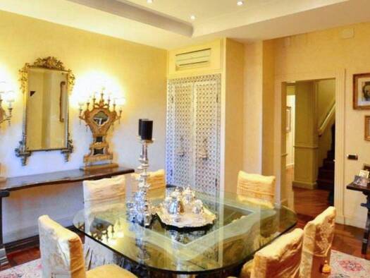 Haus zum Kauf 960.000 € 613 m² Roma 00128