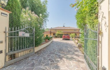 Einfamilienhaus zum Kauf 600.000 € 8 Zimmer 220 m² 5.000 m² Grundstück Pesaro (Tavullia) 61010