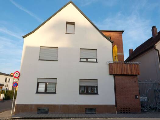 Wohnung zur Miete 585 € 2 Zimmer 52 m² Geschoss 2/3 frei ab sofort Baiersdorf Baiersdorf 91083