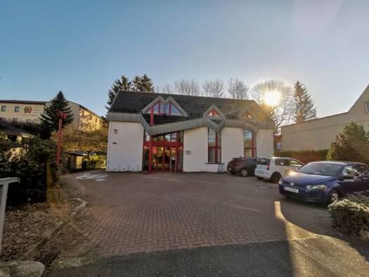 Haus zum Kauf provisionsfrei 230,9 m² 777 m² Grundstück Pleißenbachstraße 64 a Pleißa Limbach-Oberfrohna 09212