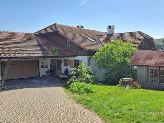 Einfamilienhaus zum Kauf 450.000 € 11 Zimmer 352 m² 1.367 m² Grundstück Neureut Freyung 94078