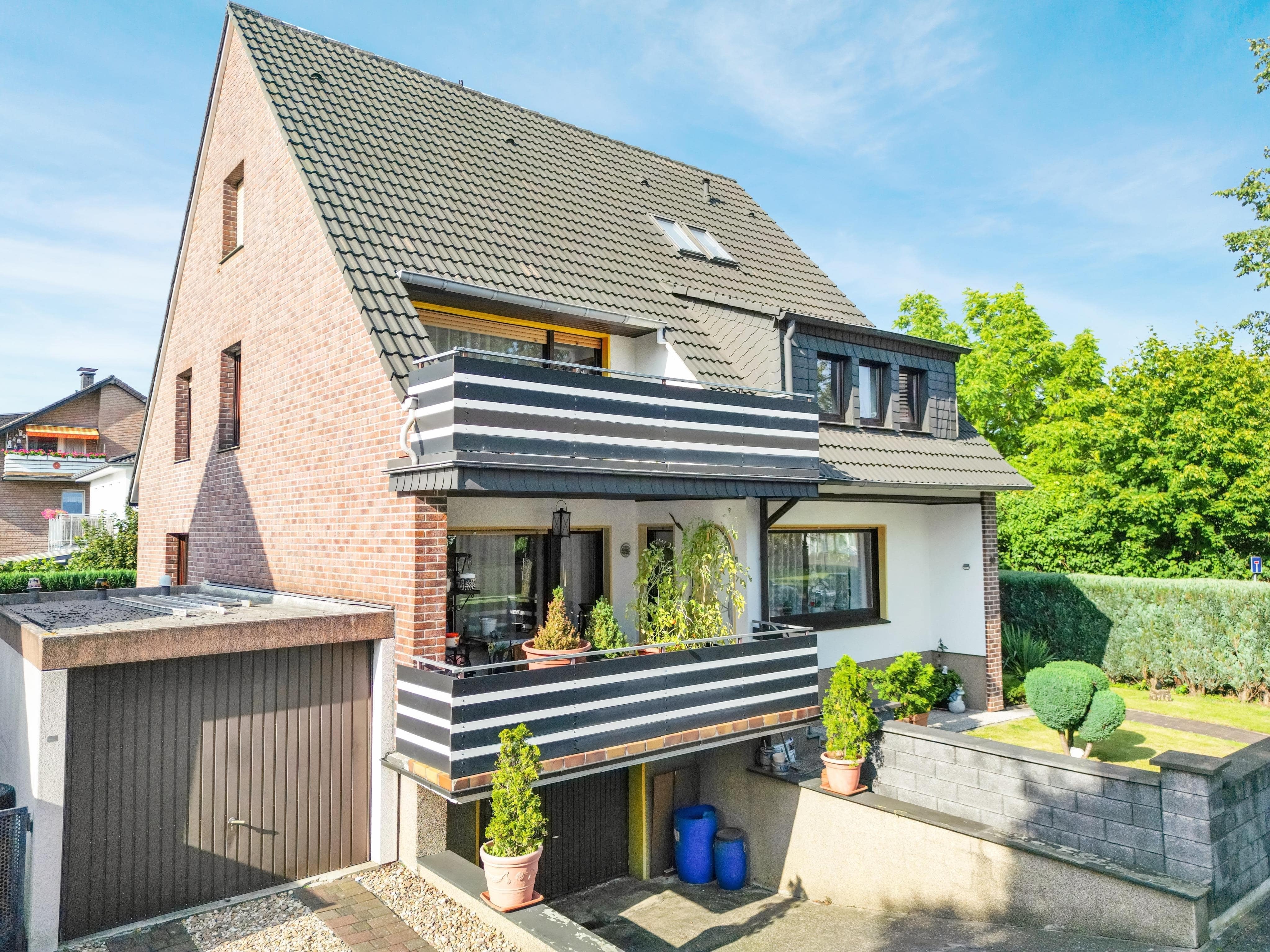 Mehrfamilienhaus zum Kauf 399.000 € 7 Zimmer 169,5 m²<br/>Wohnfläche 458 m²<br/>Grundstück Süd - West Lippstadt 59557