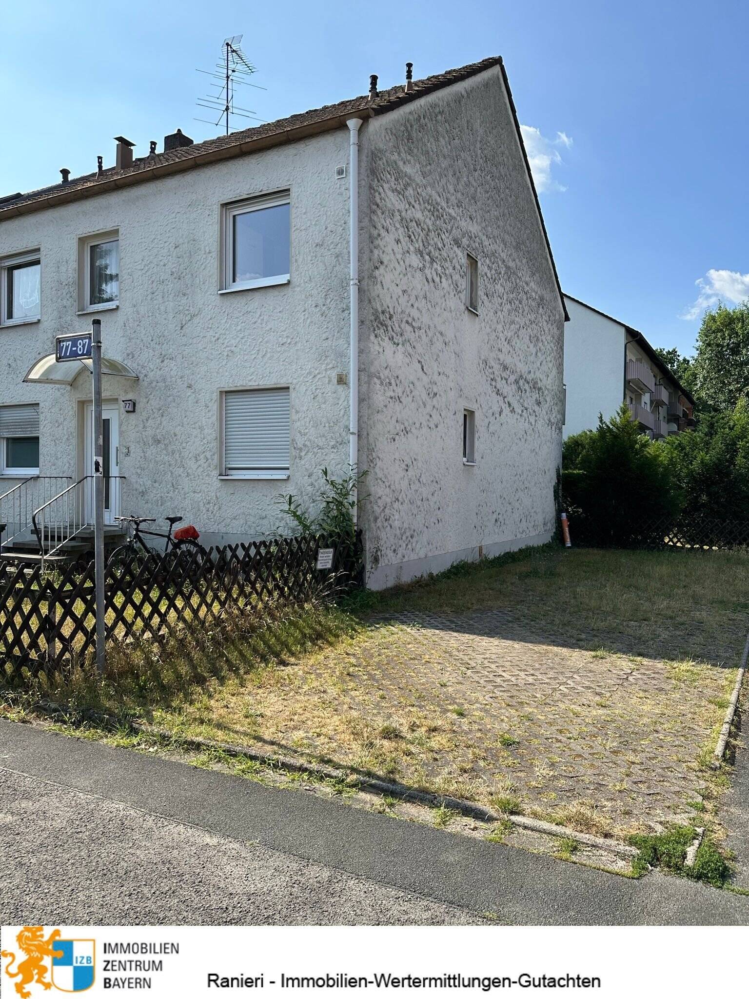 RESERVIERT :  Erdgeschosswohnung inkl. neuwertiger Einbauküche, große Terrasse & Gartenmitbenutzung