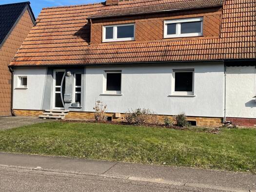 Reihenmittelhaus zum Kauf 165.000 € 6 Zimmer 127 m² 667 m² Grundstück Dorf im Warndt Großrosseln 66352