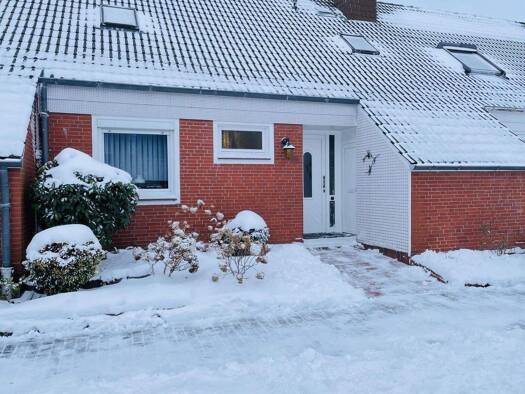 Reihenmittelhaus zum Kauf 197.000 € 5 Zimmer 110 m² 284 m² Grundstück Wolthusen Emden 26725