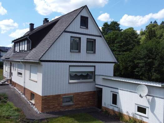 Mehrfamilienhaus zum Kauf 215.000 € 8 Zimmer 200 m² 1.431 m² Grundstück Feudingen Bad Laasphe 57334