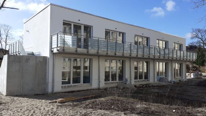 Terrassenwohnung zur Miete 550 € 1 Zimmer 27 m²<br/>Wohnfläche EG<br/>Geschoss ab sofort<br/>Verfügbarkeit Sterndamm 93A Johannisthal Berlin 12487