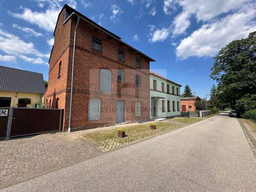 Einfamilienhaus zum Kauf 199.000 € 5 Zimmer 158 m² 1.323 m² Grundstück frei ab sofort Plau Plau am See 19395