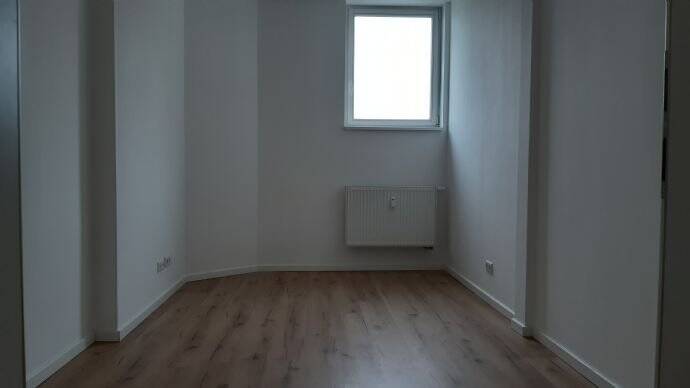 4-Zimmer-Dachgeschoss-Maisonette mit Blick ins Grüne, mit Balkon – Zietenstraße 30, 9130 Chemnitz – Vorschaubild 4