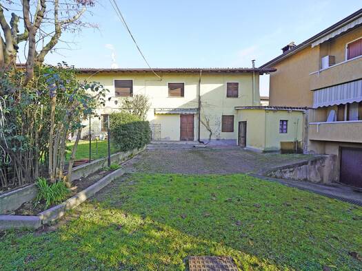 Haus zum Kauf 250.000 € 9 Zimmer 238 m² 1.200 m² Grundstück frei ab sofort Via Belvedere Calvagese della Riviera