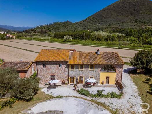 Bauernhaus zum Kauf 900.000 € 6 Zimmer 550 m² 1.500 m² Grundstück frei ab sofort San Giuliano Terme 56017