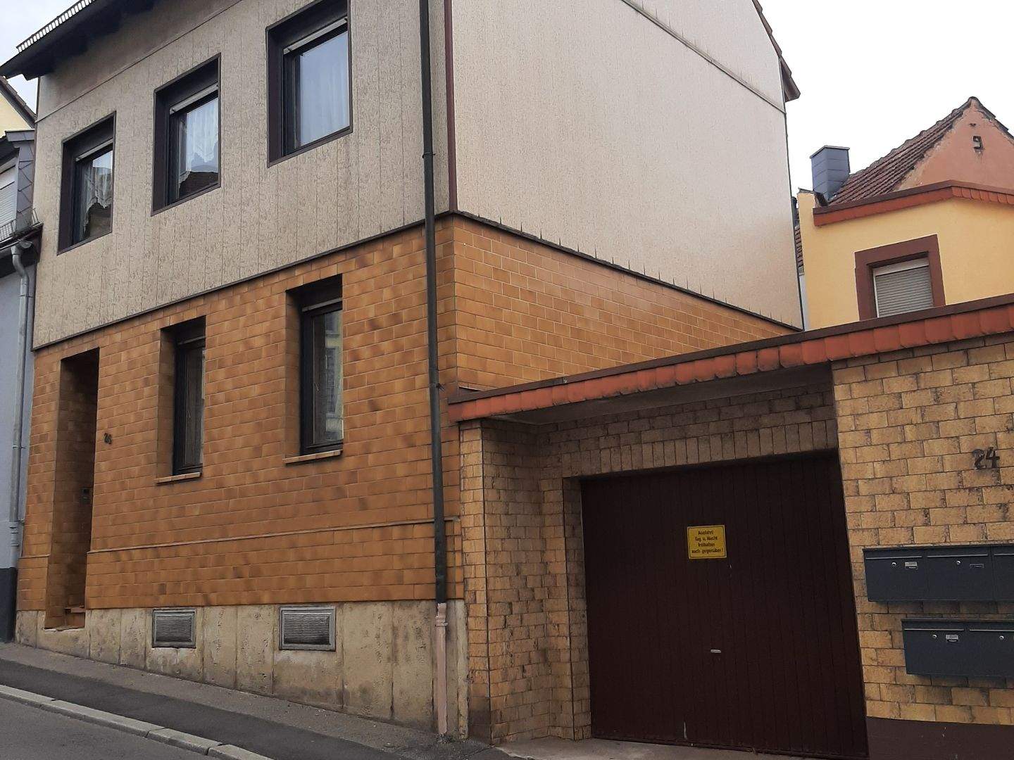 Immobilie in Pirmasens - Einfamilienreihenhaus mit kleiner Terrasse in zentraler Lage - Bild 0