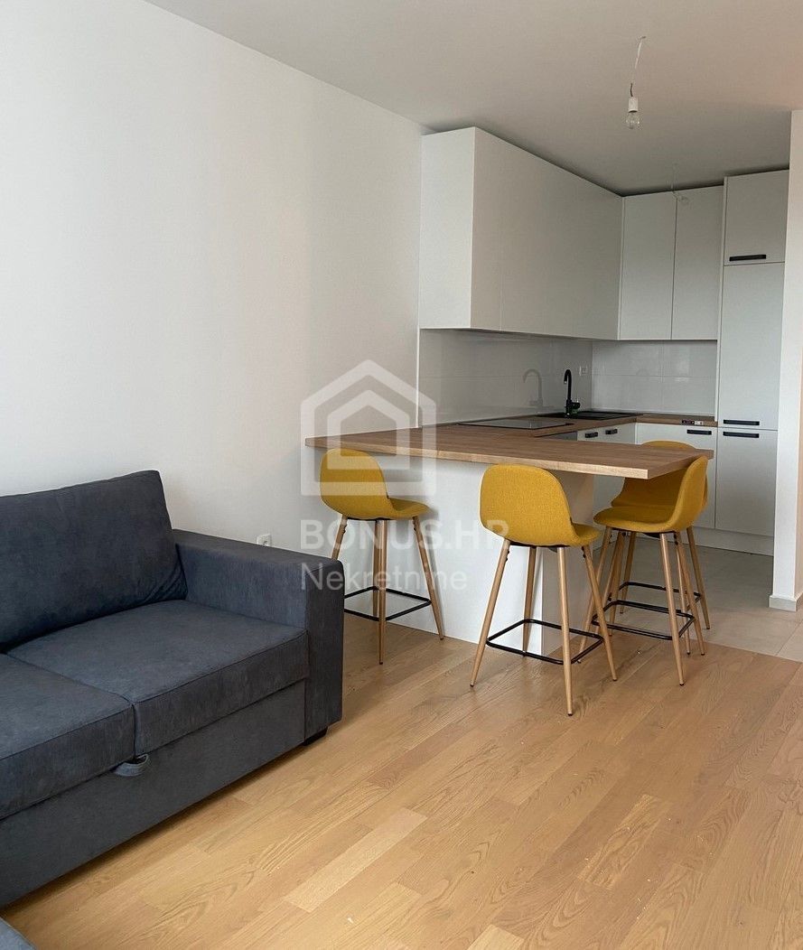 Wohnung zur Miete 700 € 2 Zimmer 41 m²<br/>Wohnfläche 3.<br/>Geschoss Zadar center