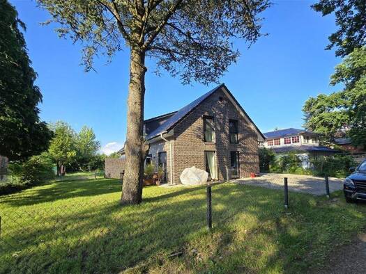 Doppelhaushälfte zum Kauf 599.000 € 5 Zimmer 135 m² 396 m² Grundstück frei ab sofort Habichtstr. 9 Quickborn 25451