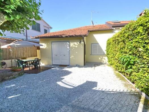 Doppelhaushälfte zum Kauf 850.000 € 5 Zimmer Forte dei Marmi 55042