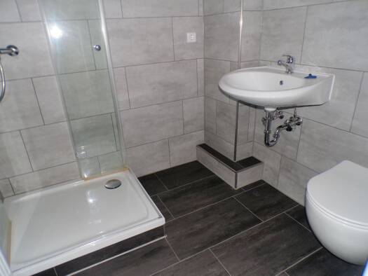 Wohnung zur Miete 180 € 1 Zimmer 30 m² 1. Geschoss frei ab sofort Bertolt-Brecht-Straße Werdau Werdau 08412