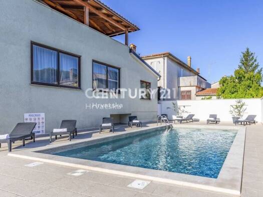 Haus zum Kauf 595.000 € 5 Zimmer 285 m² Pula