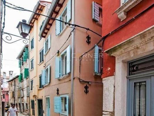 Haus zum Kauf 800.000 € 8 Zimmer 141 m² Rovinj Rovinj 52210