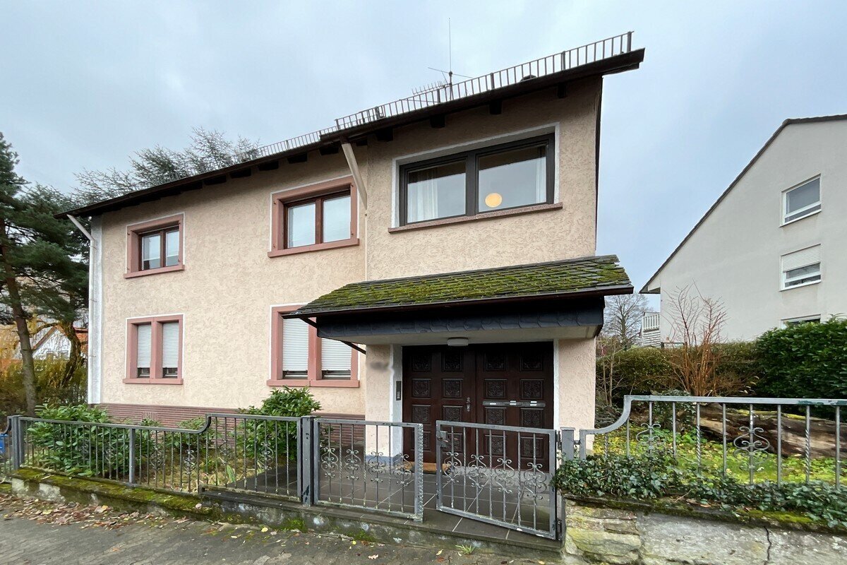 Einfamilienhaus zum Kauf 695.000 € 9 Zimmer 200 m²<br/>Wohnfläche 600 m²<br/>Grundstück Neuenhain Bad Soden 65812