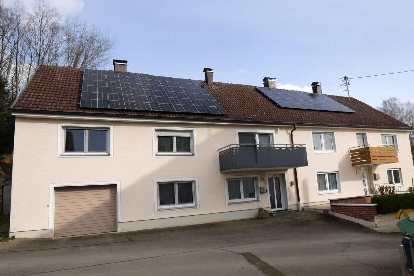 Immobilie in Illertissen - ***Attraktives Mehrfamilienhaus mit Charme, Rendite und Zukunftspotenzial in Illertissen*** - Bild 1